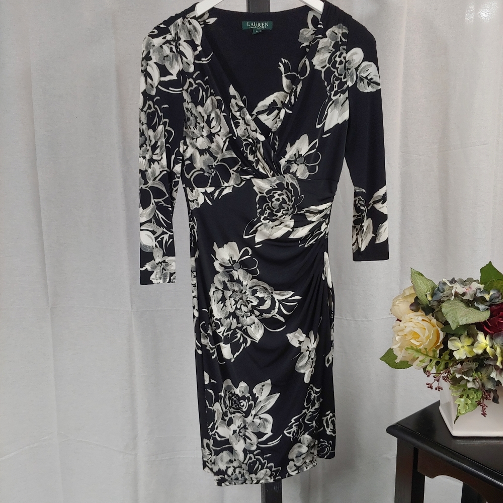 Lauren by Ralph Lauren Floral Dress 2P.     J09
